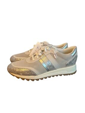 Geox Respira Sneakers Womens 8.5 NWT Light Grey Silver Leather